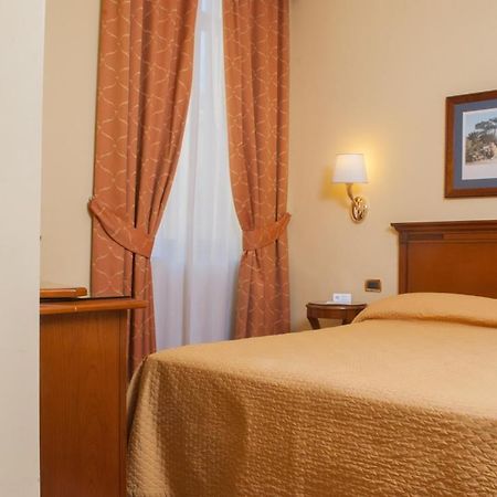 Le Cheminee Business Hotel Napoli Екстер'єр фото