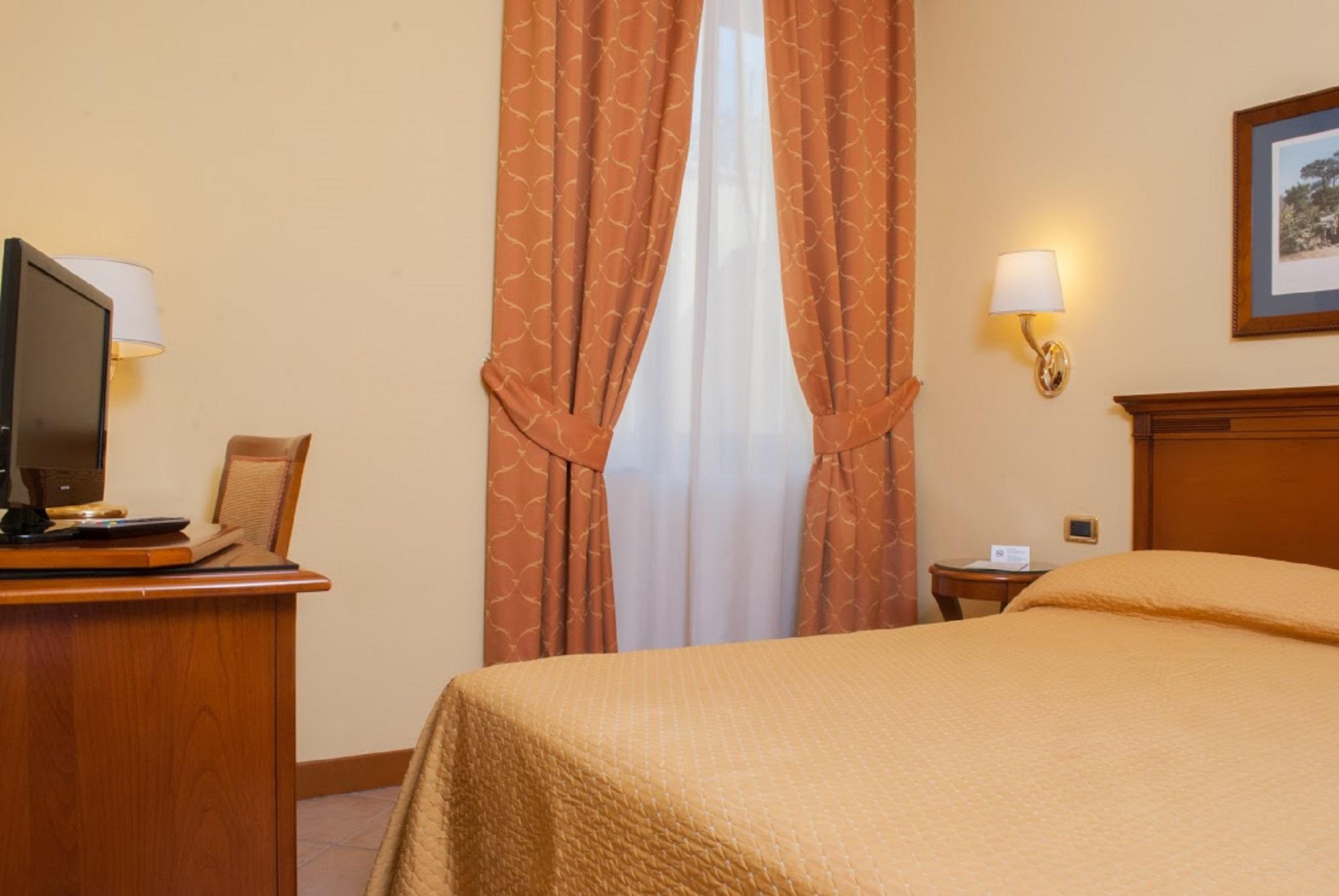 Le Cheminee Business Hotel Napoli Екстер'єр фото