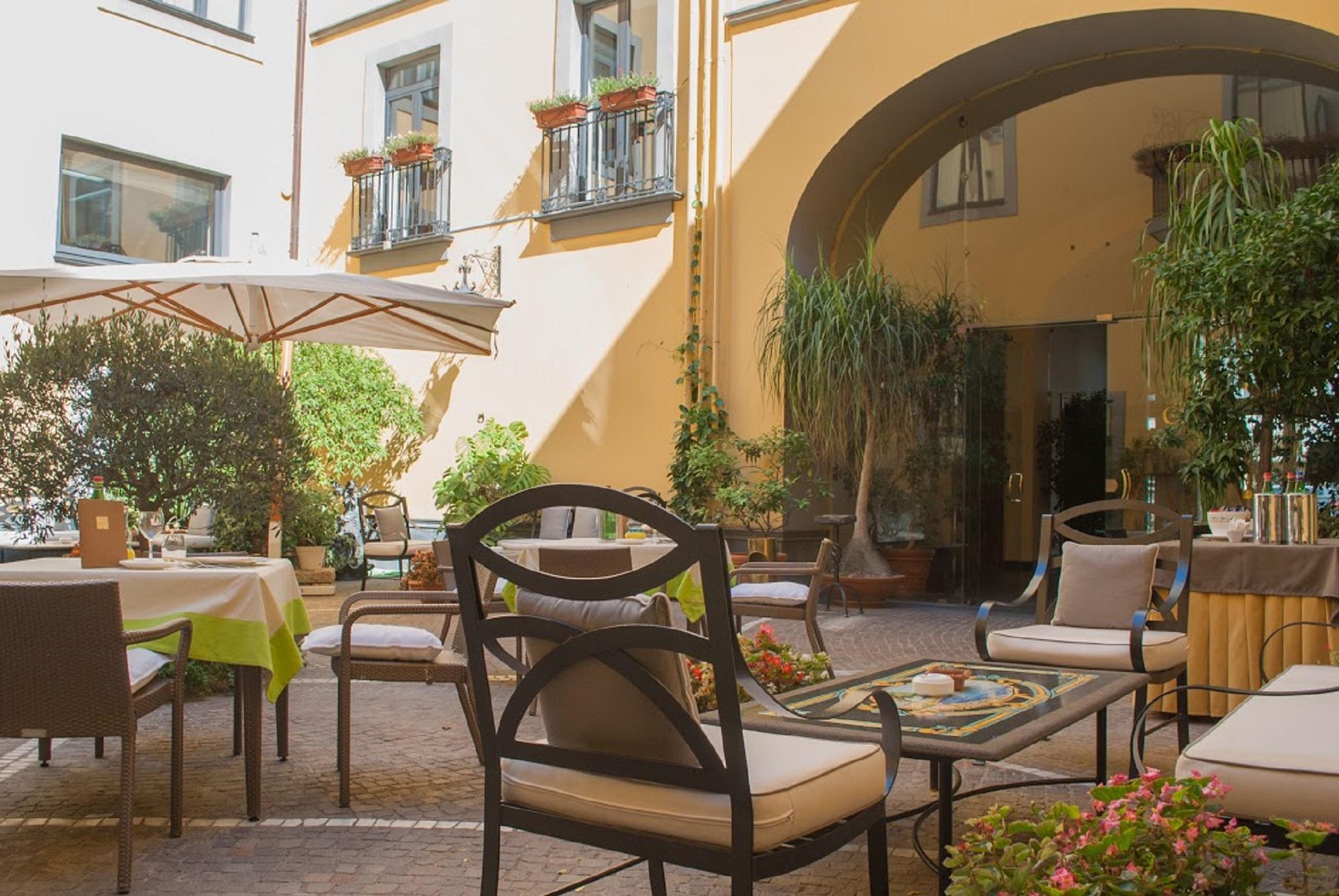 Le Cheminee Business Hotel Napoli Екстер'єр фото
