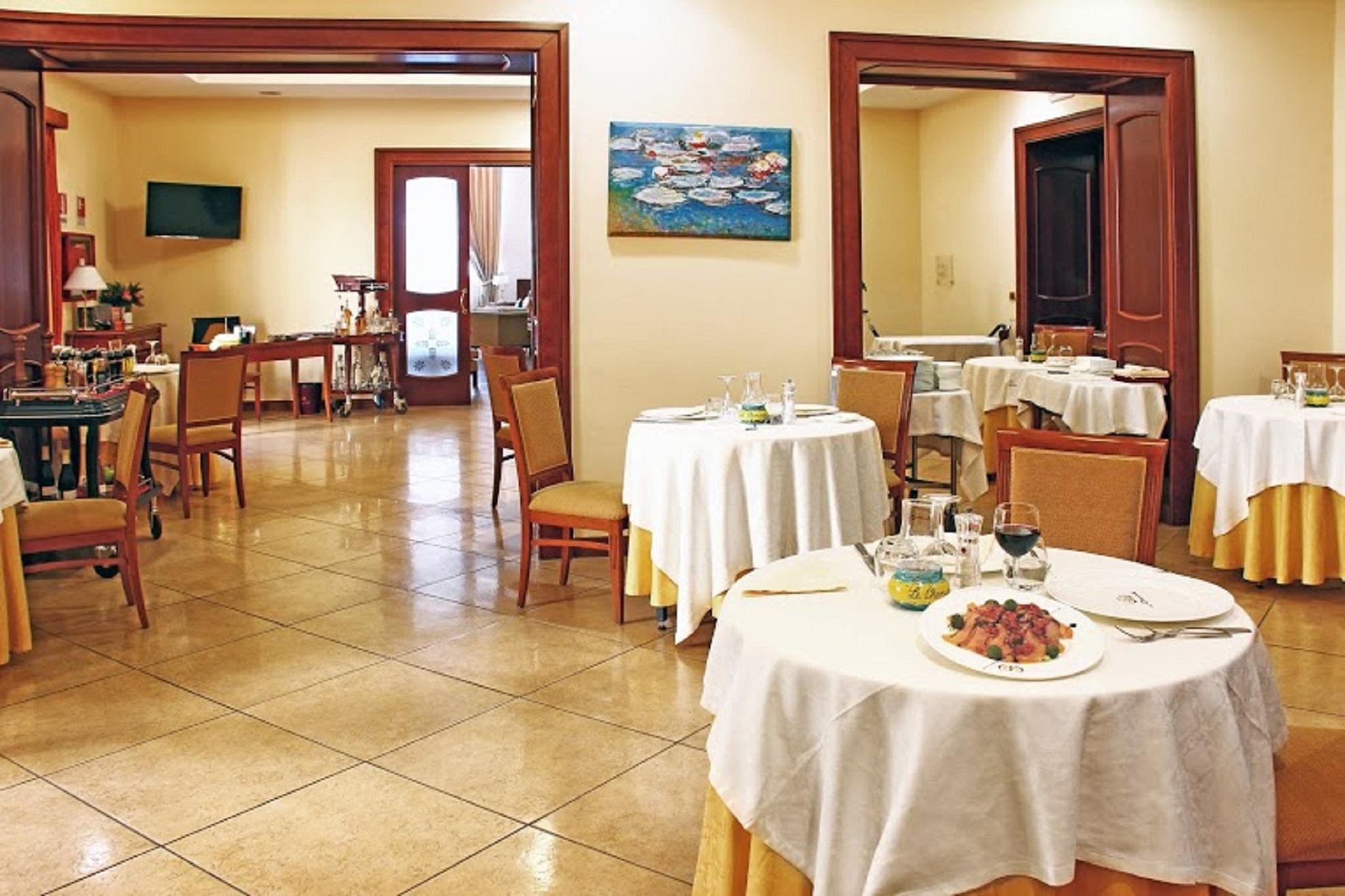 Le Cheminee Business Hotel Napoli Екстер'єр фото