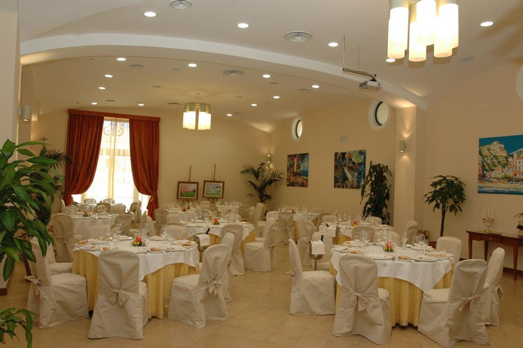 Le Cheminee Business Hotel Napoli Екстер'єр фото