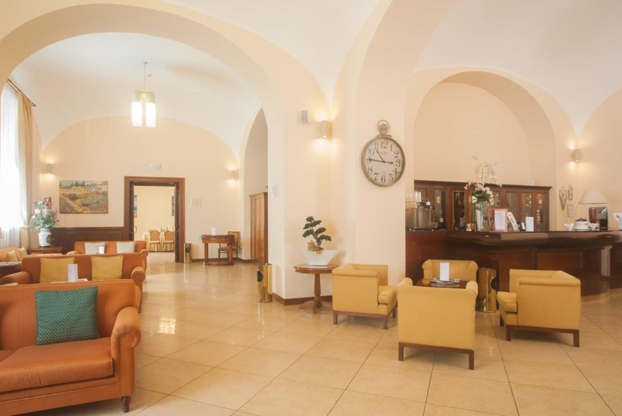 Le Cheminee Business Hotel Napoli Екстер'єр фото