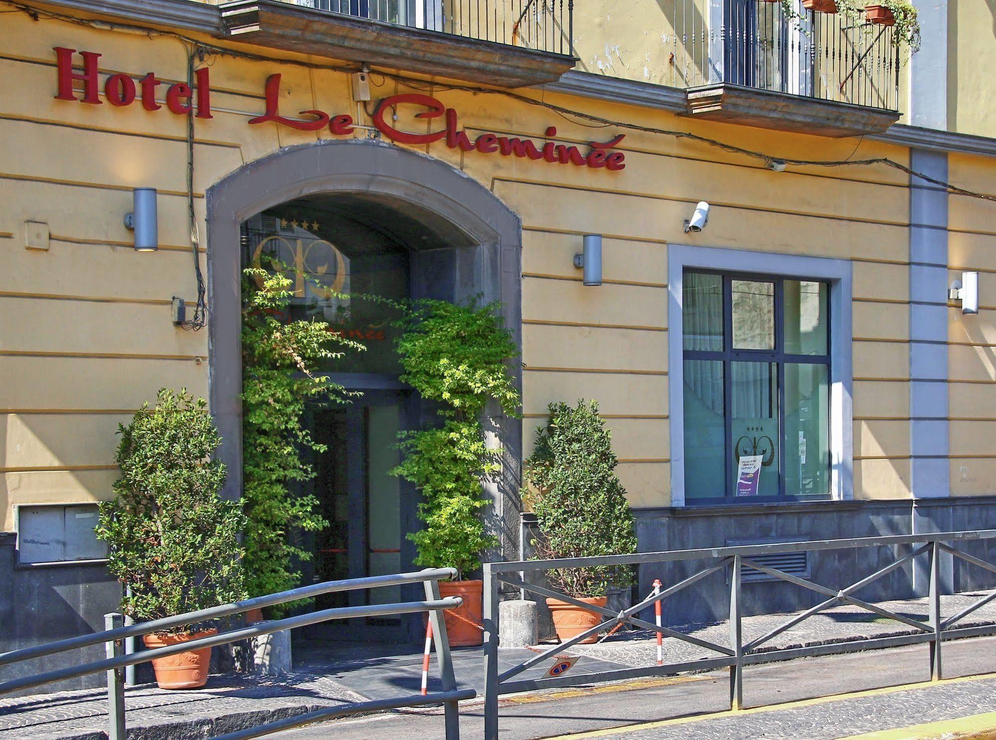 Le Cheminee Business Hotel Napoli Екстер'єр фото