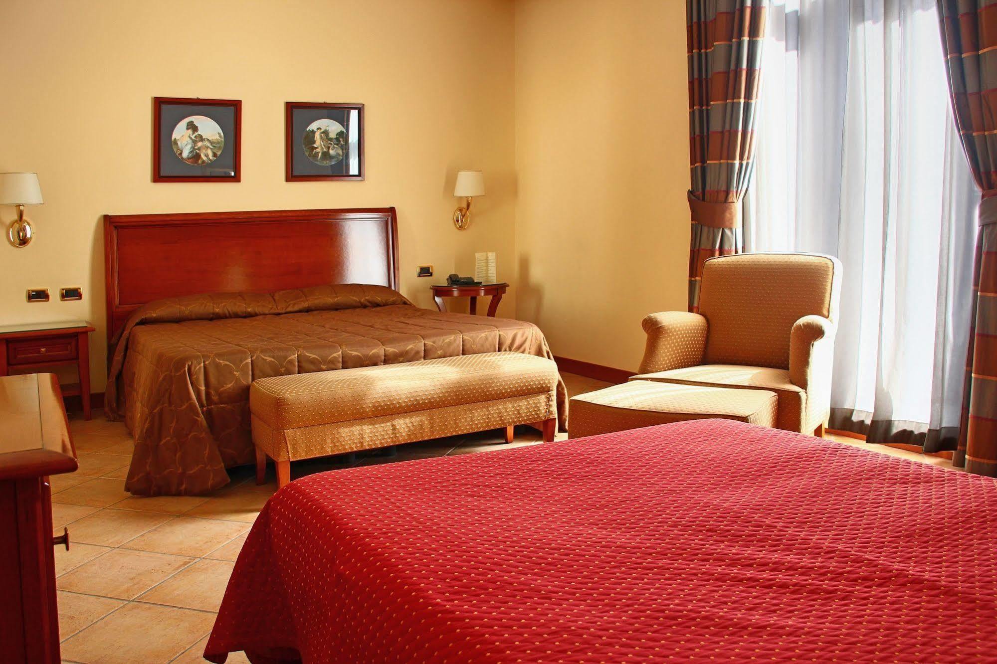Le Cheminee Business Hotel Napoli Екстер'єр фото