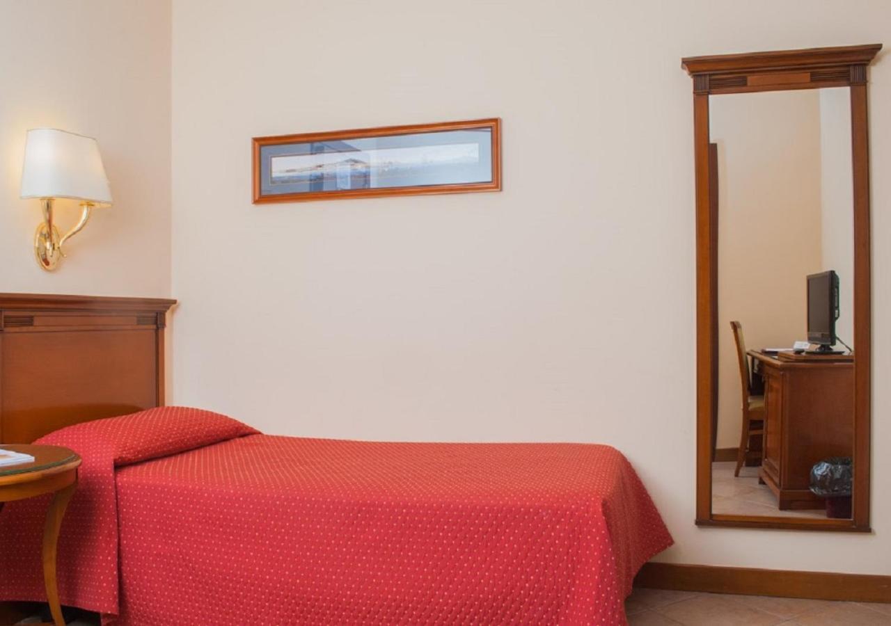 Le Cheminee Business Hotel Napoli Екстер'єр фото
